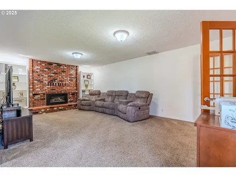 3727 SE Spruce Street Hillsboro OR 97123