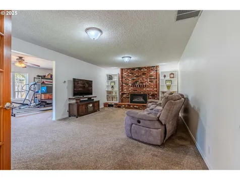 3727 SE Spruce Street Hillsboro OR 97123