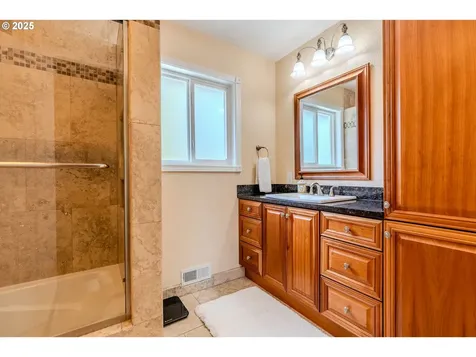 3727 SE Spruce Street Hillsboro OR 97123