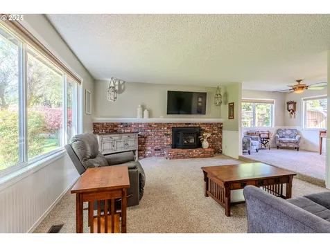 3727 SE Spruce Street Hillsboro OR 97123