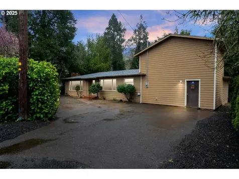 1541 Buckhorn Road Roseburg OR 97470