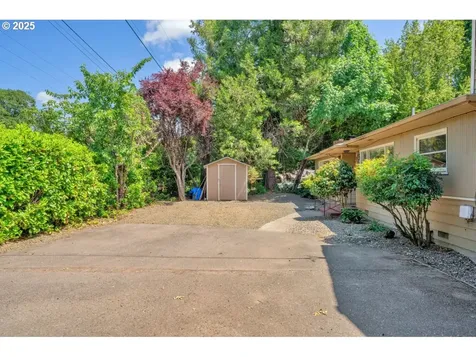 1541 Buckhorn Road Roseburg OR 97470