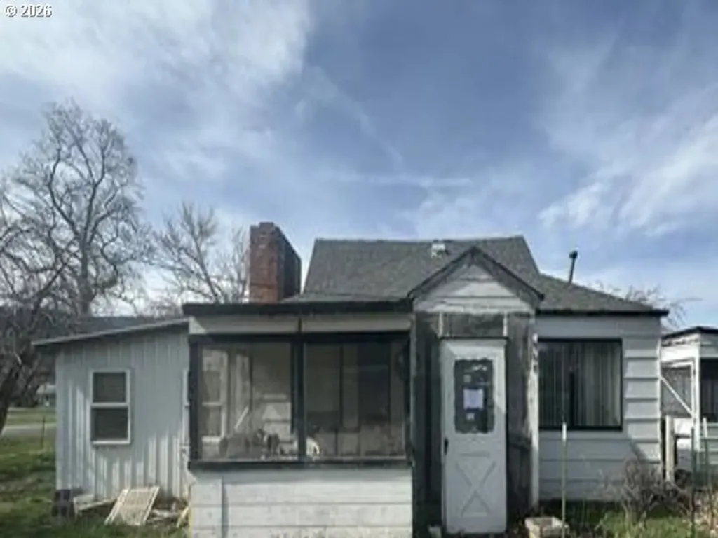 968 S 1st Street Union OR 97883