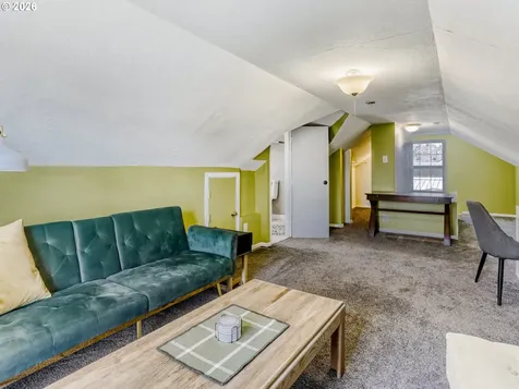 152 NE 5th Avenue Canby OR 97013
