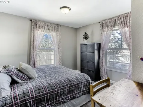 152 NE 5th Avenue Canby OR 97013