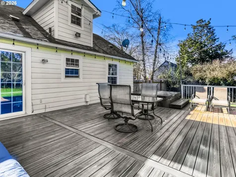 152 NE 5th Avenue Canby OR 97013