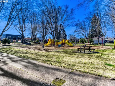 152 NE 5th Avenue Canby OR 97013