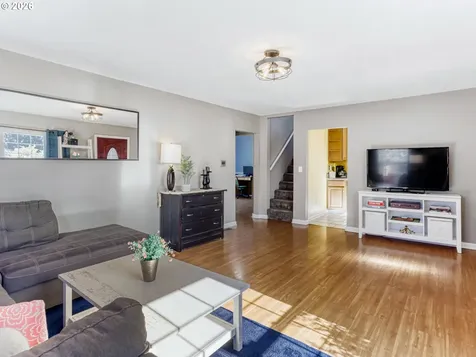 152 NE 5th Avenue Canby OR 97013