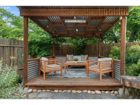 7515 SE Martins Street Portland OR 97206