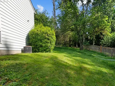 9310 SW 18th Place Portland OR 97219