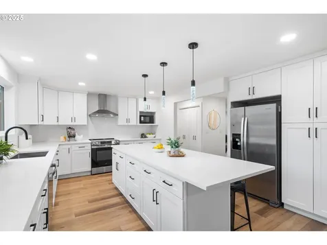 2554 SE Buttercup Court Hillsboro OR 97123