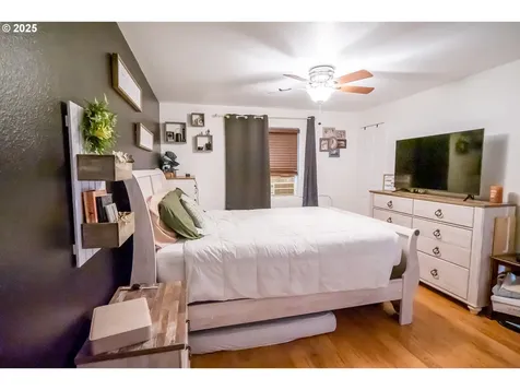 1852 S 60th Street Springfield OR 97478