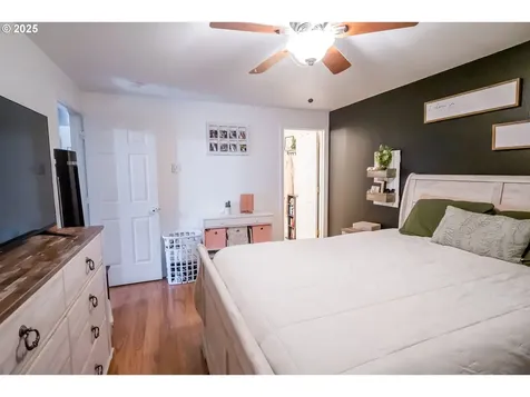 1852 S 60th Street Springfield OR 97478