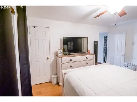 1852 S 60th Street Springfield OR 97478