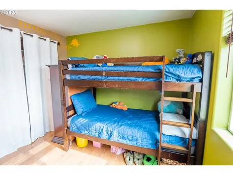 1852 S 60th Street Springfield OR 97478