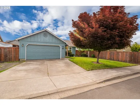 1852 S 60th Street Springfield OR 97478