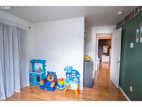 1852 S 60th Street Springfield OR 97478