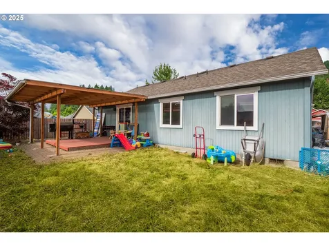 1852 S 60th Street Springfield OR 97478
