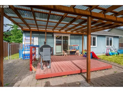 1852 S 60th Street Springfield OR 97478