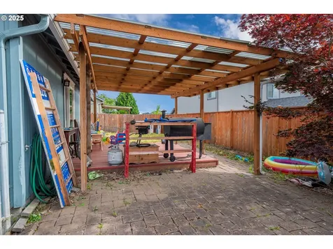 1852 S 60th Street Springfield OR 97478