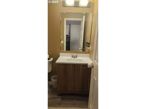 1852 S 60th Street Springfield OR 97478
