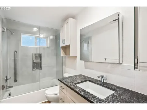 3624 SW Nevada Street Portland OR 97219