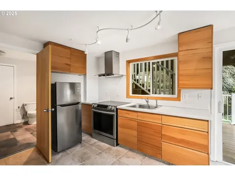 3624 SW Nevada Street Portland OR 97219