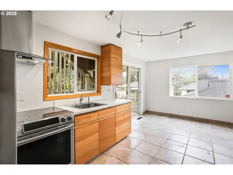 3624 SW Nevada Street Portland OR 97219