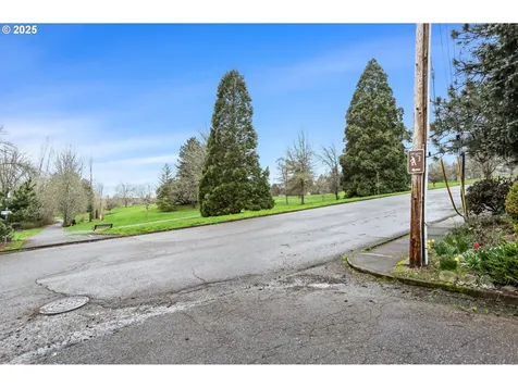 3624 SW Nevada Street Portland OR 97219