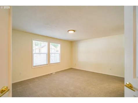 16914 SE 30th Circle Vancouver WA 98683