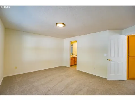 16914 SE 30th Circle Vancouver WA 98683