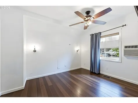 11324 NE Sandy Boulevard Portland OR 97220