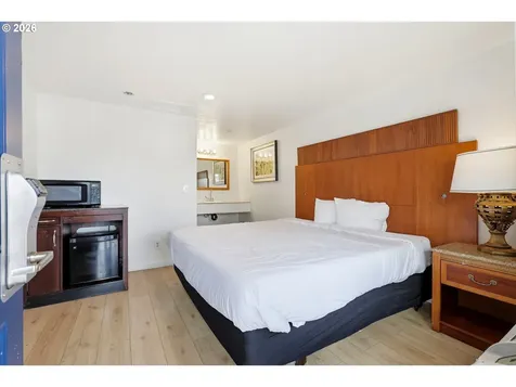 11324 NE Sandy Boulevard Portland OR 97220