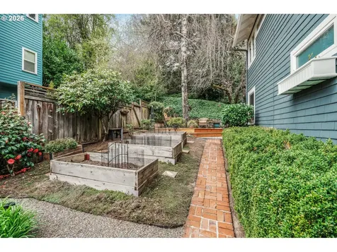 1361 SW Broadway Drive Portland OR 97201