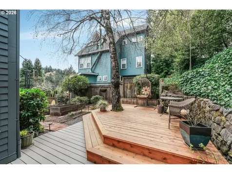 1361 SW Broadway Drive Portland OR 97201