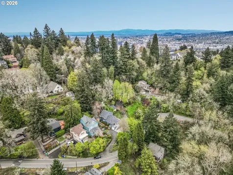 1361 SW Broadway Drive Portland OR 97201