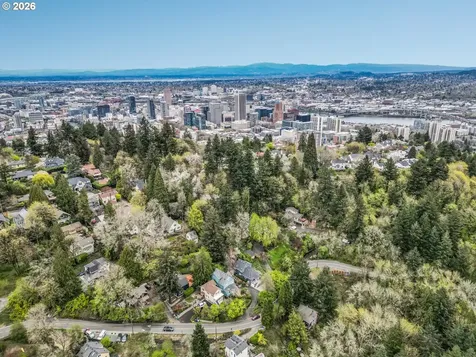 1361 SW Broadway Drive Portland OR 97201