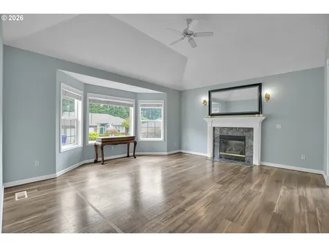 11415 SE Highland Loop Clackamas OR 97015