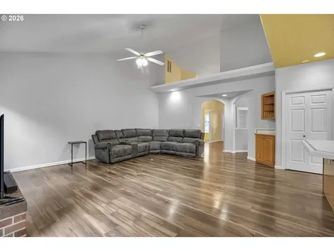 11415 SE Highland Loop Clackamas OR 97015