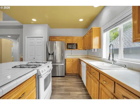 11415 SE Highland Loop Clackamas OR 97015