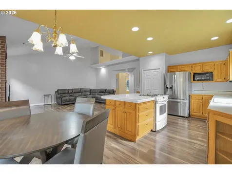 11415 SE Highland Loop Clackamas OR 97015