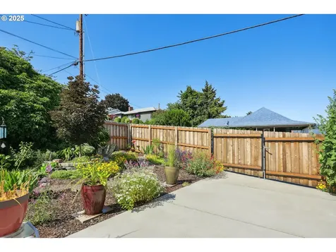 1900 E 10th Street The Dalles OR 97058