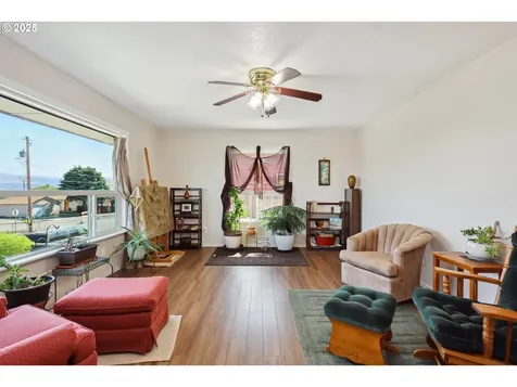 1900 E 10th Street The Dalles OR 97058