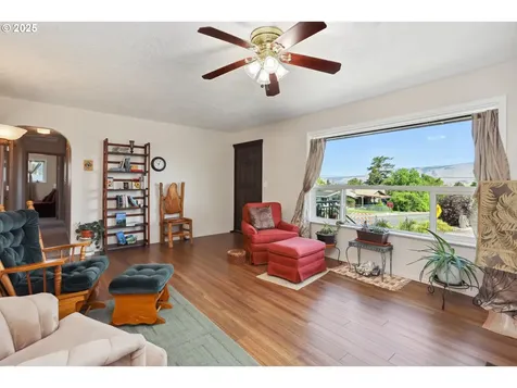 1900 E 10th Street The Dalles OR 97058