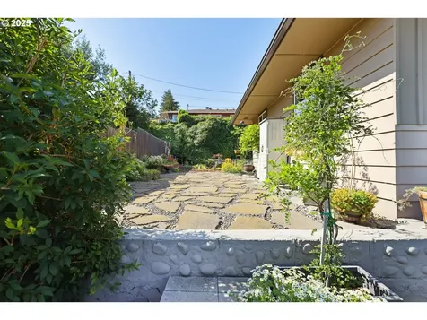 1900 E 10th Street The Dalles OR 97058
