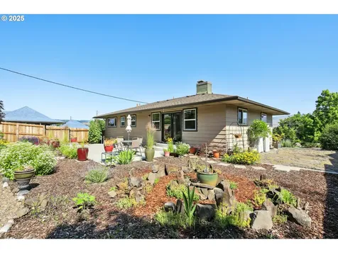 1900 E 10th Street The Dalles OR 97058