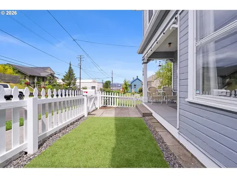 590 17th Street Astoria OR 97103
