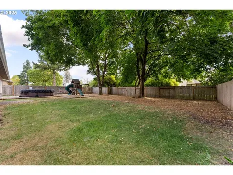 2570 NE Grant Street Hillsboro OR 97124