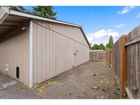 2570 NE Grant Street Hillsboro OR 97124