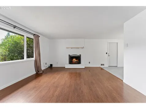 2570 NE Grant Street Hillsboro OR 97124